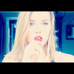 Meet your Posher, Ada